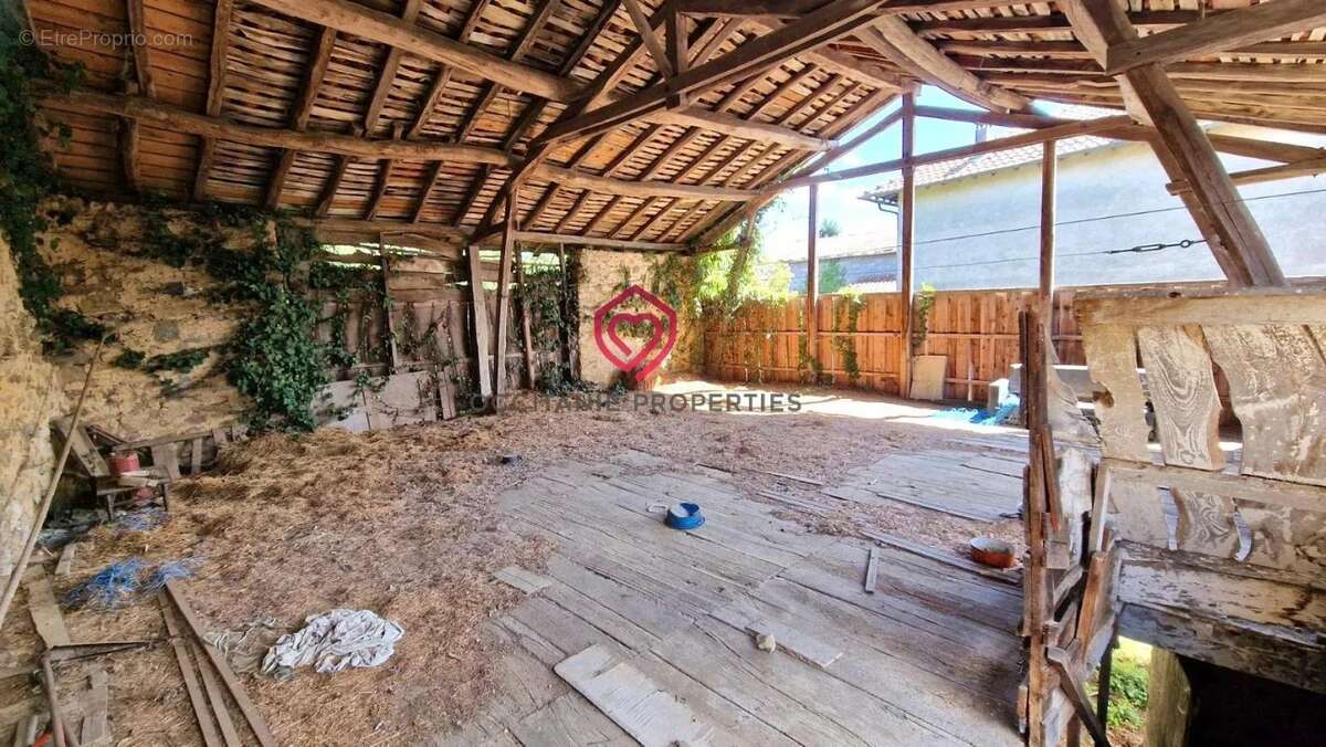 Maison de village avec grange et terrain - photo 16