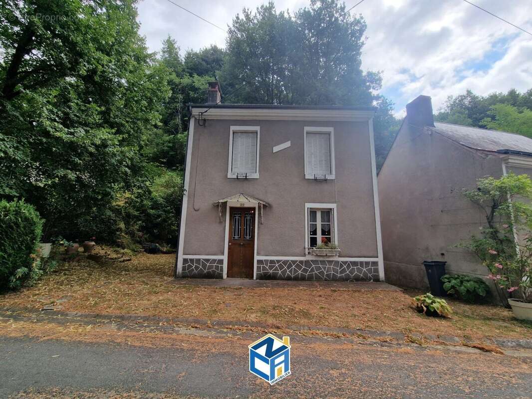 Maison à VILLAINES-LES-ROCHERS