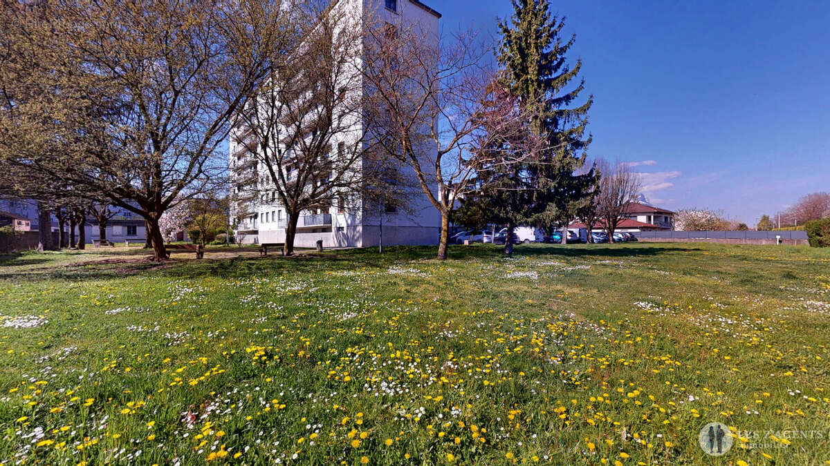 Appartement à SAINT-MARTIN-D'HERES