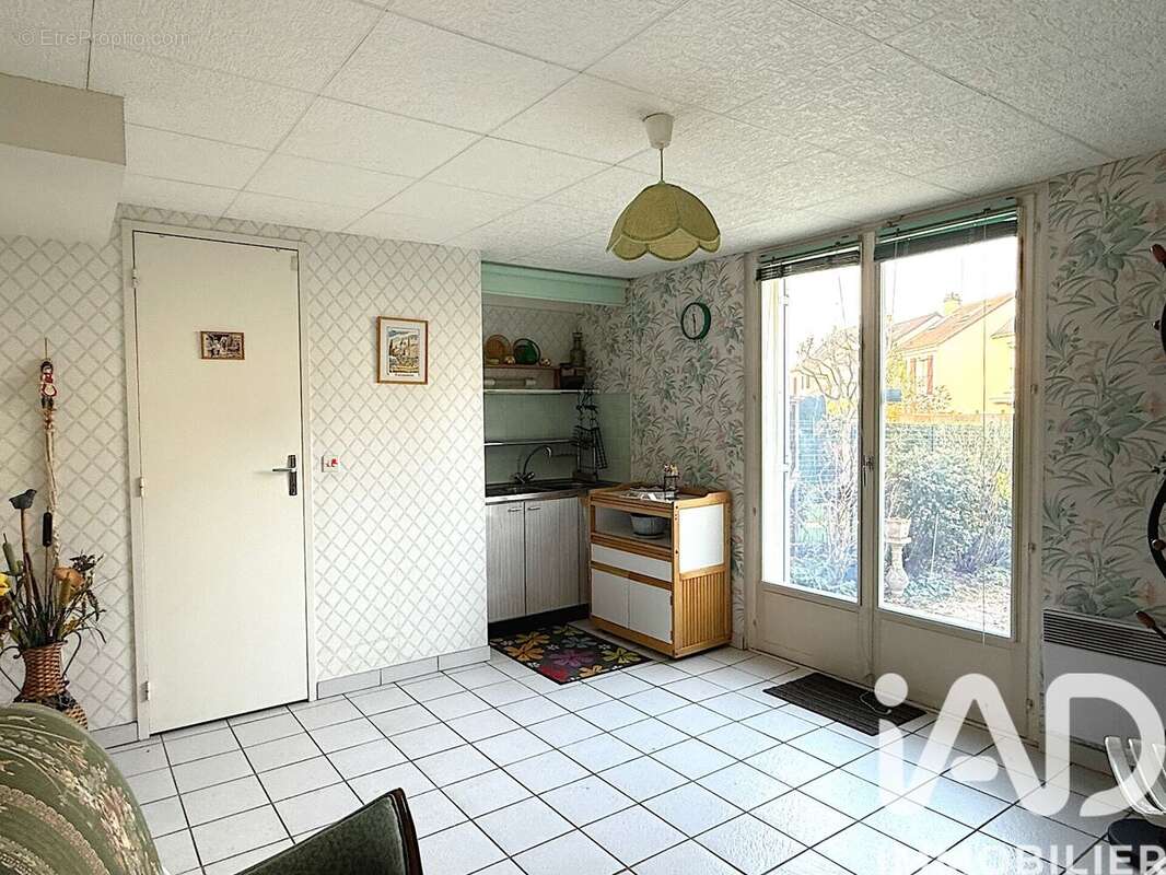 Photo 9