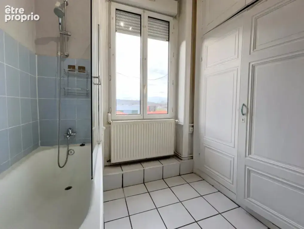01640 Jujurieux   Appartement T4 de 88 m2 avec garage privatif électrifié, stationnement et espace vert - photo 11