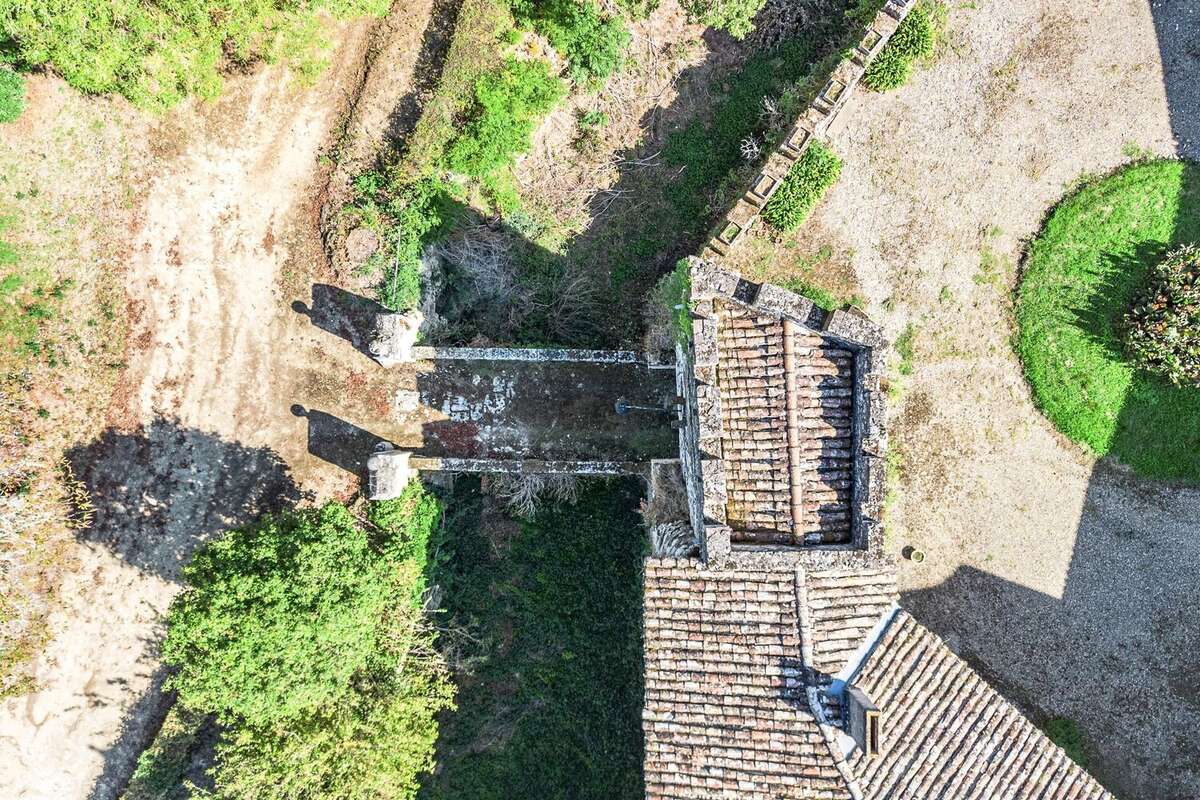 Superbe Château médiéval chargé d'histoire entouré de plus de 200 hectares - photo 17