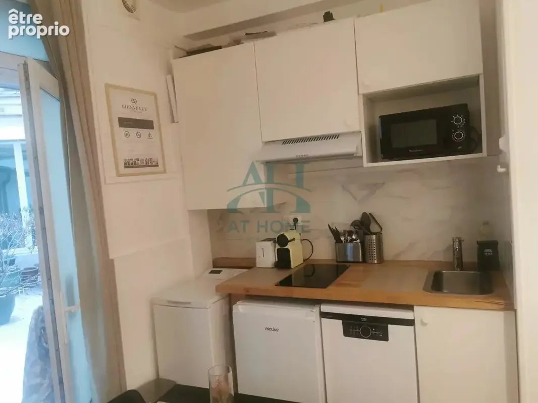 Studio à deux pas- rue des Martyrs - photo 3
