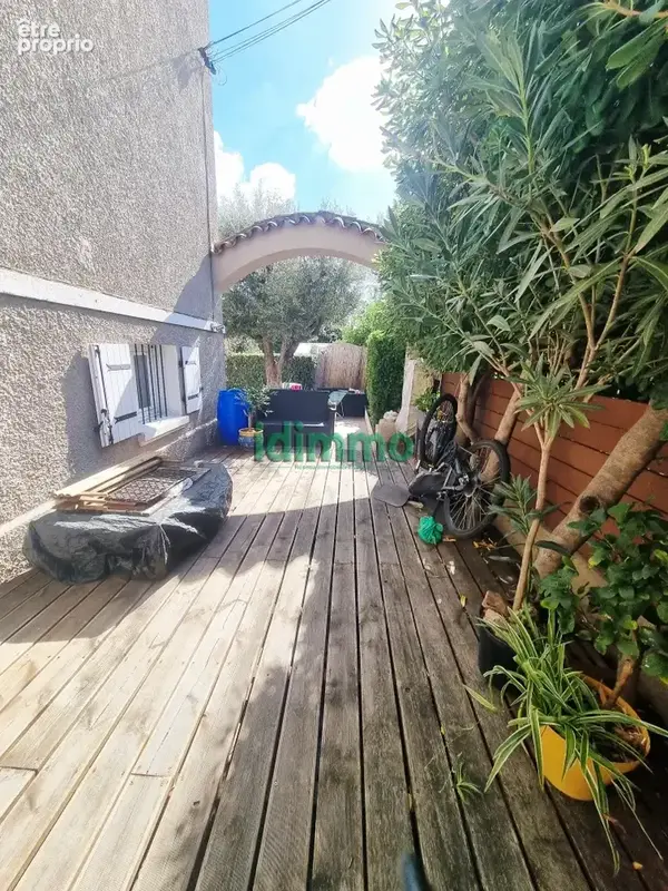 Le Muy joli F2 en rez de jardin terrasse 70m place de parking 133000€ crn2413 - photo 3