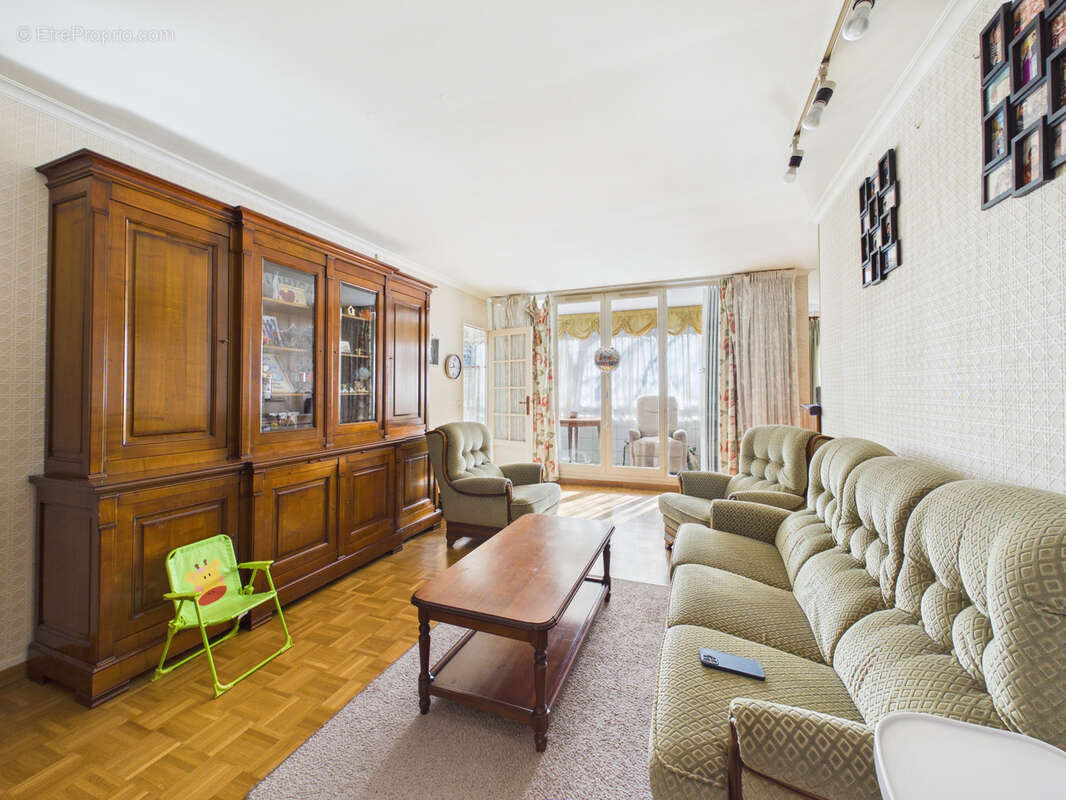 Appartement à SARTROUVILLE