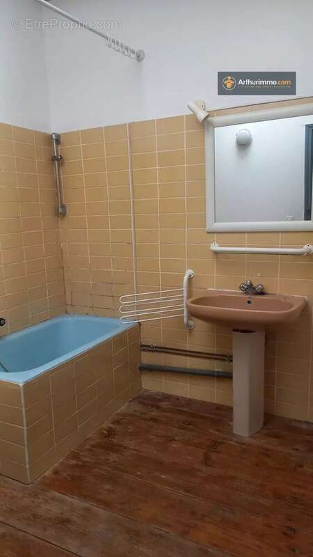 Maison à SAINTE-COLOMBE-SUR-L&#039;HERS