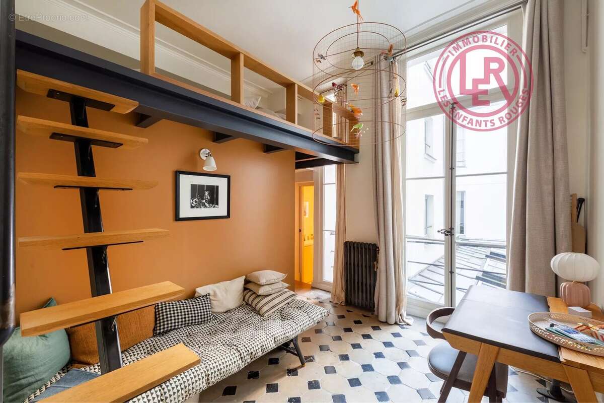 Appartement à PARIS-3E