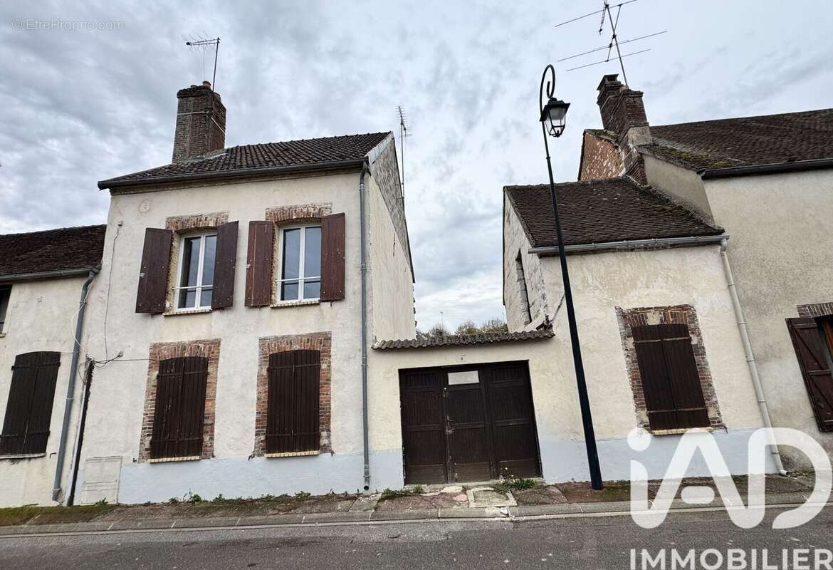 Maison 85 m² à Villeneuve-L'archeveque  - photo 2