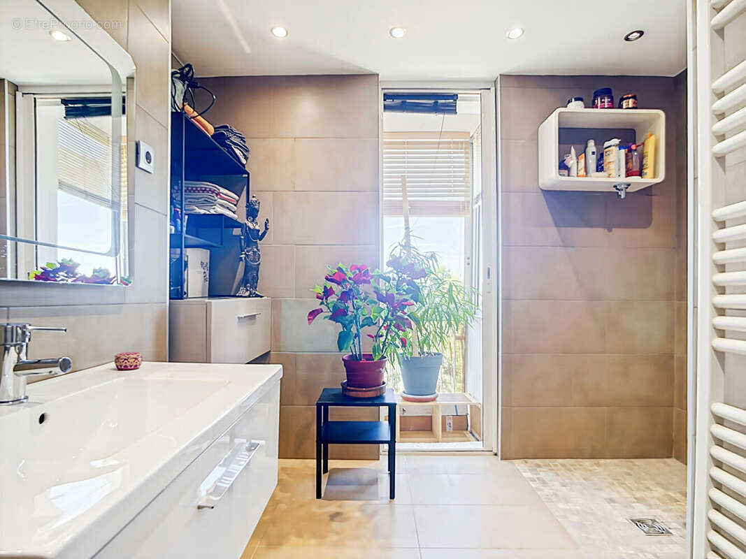 Appartement à MARSEILLE-10E