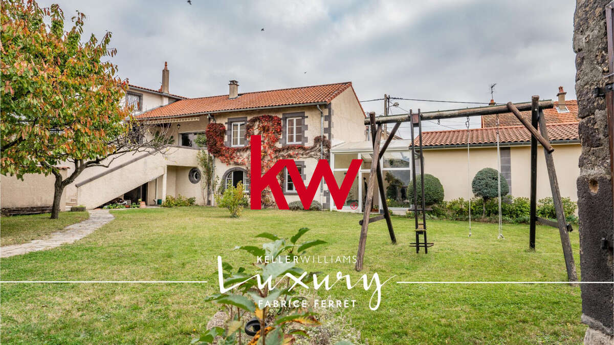 Maison 326 m² à Pont-Du-Chateau  - photo 2