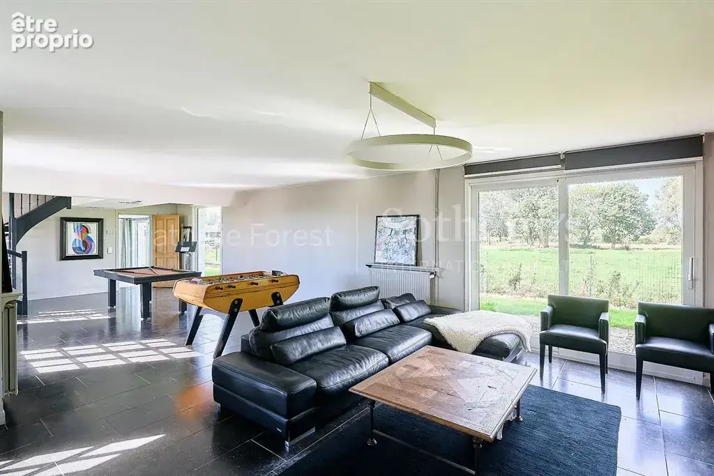Linselles , charmante ferme au carré sur 2700 m2 de terrain , 6 ch , 5 box , 3 garages - photo 8