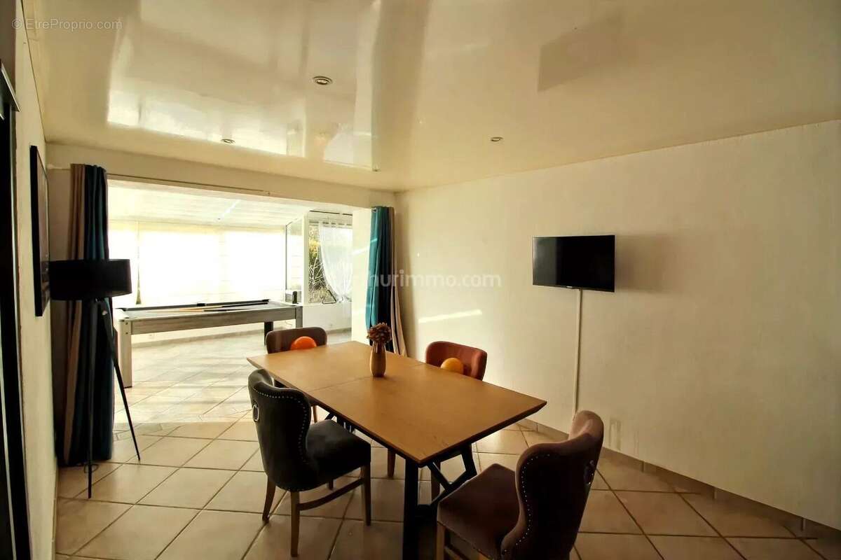 Maison à CHAZEY-BONS