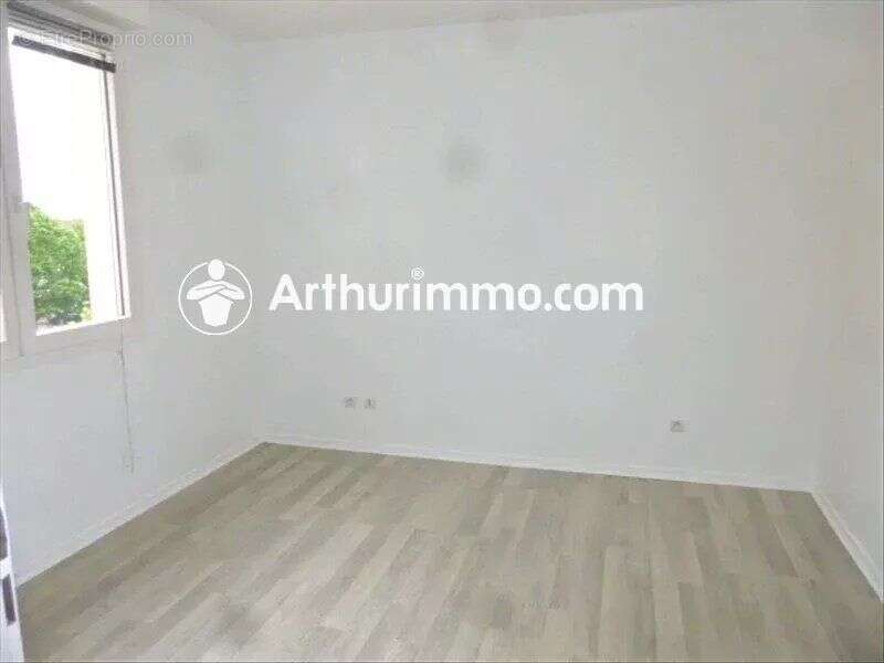 Appartement à SAINT-PIERRE-DU-PERRAY