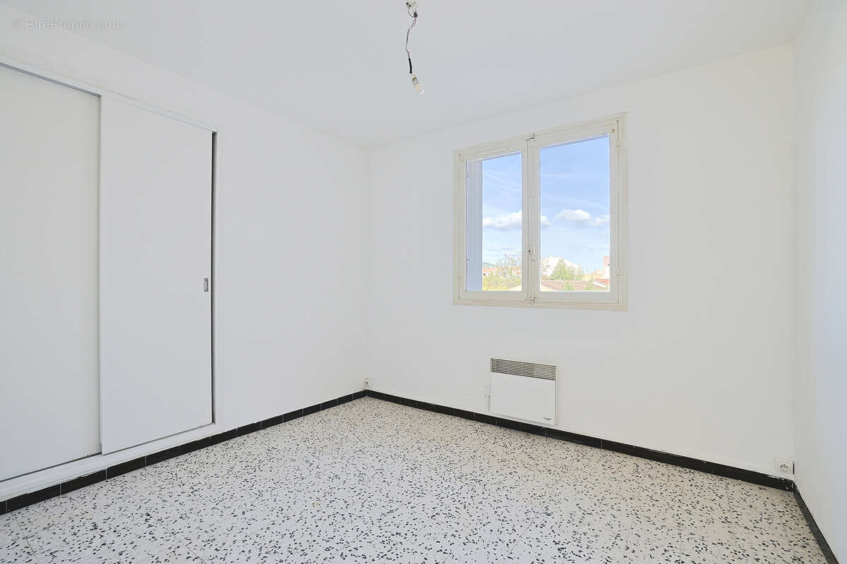 Appartement à SOLLIES-PONT