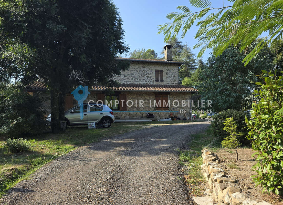 Maison à JAUJAC