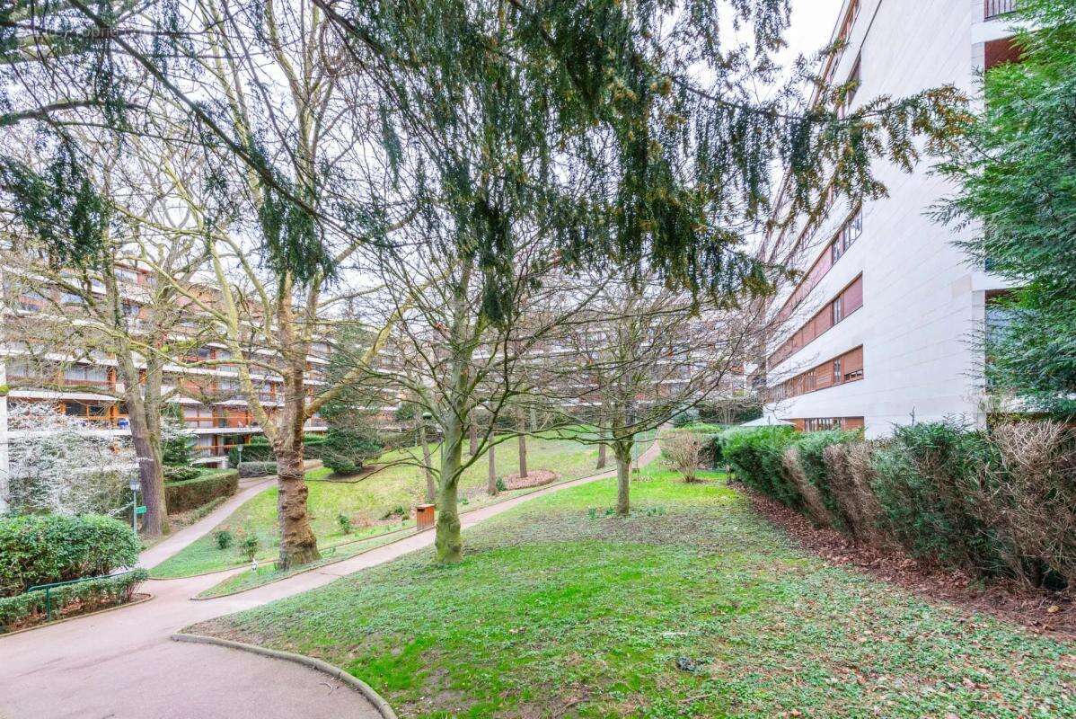 Appartement à LA CELLE-SAINT-CLOUD