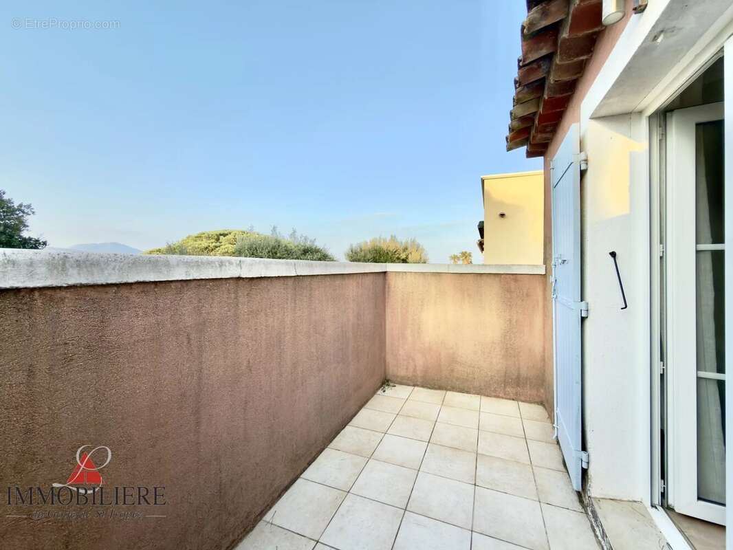 Appartement à COGOLIN