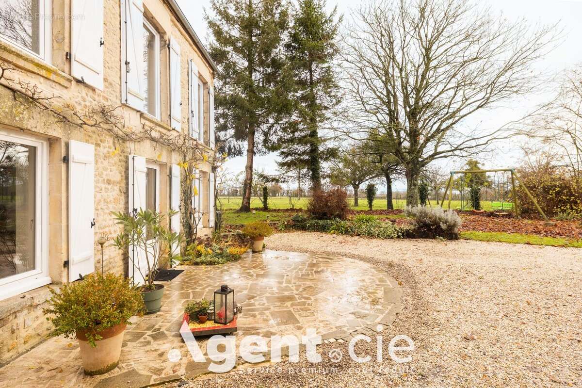 Maison à FONTENAY-LE-PESNEL