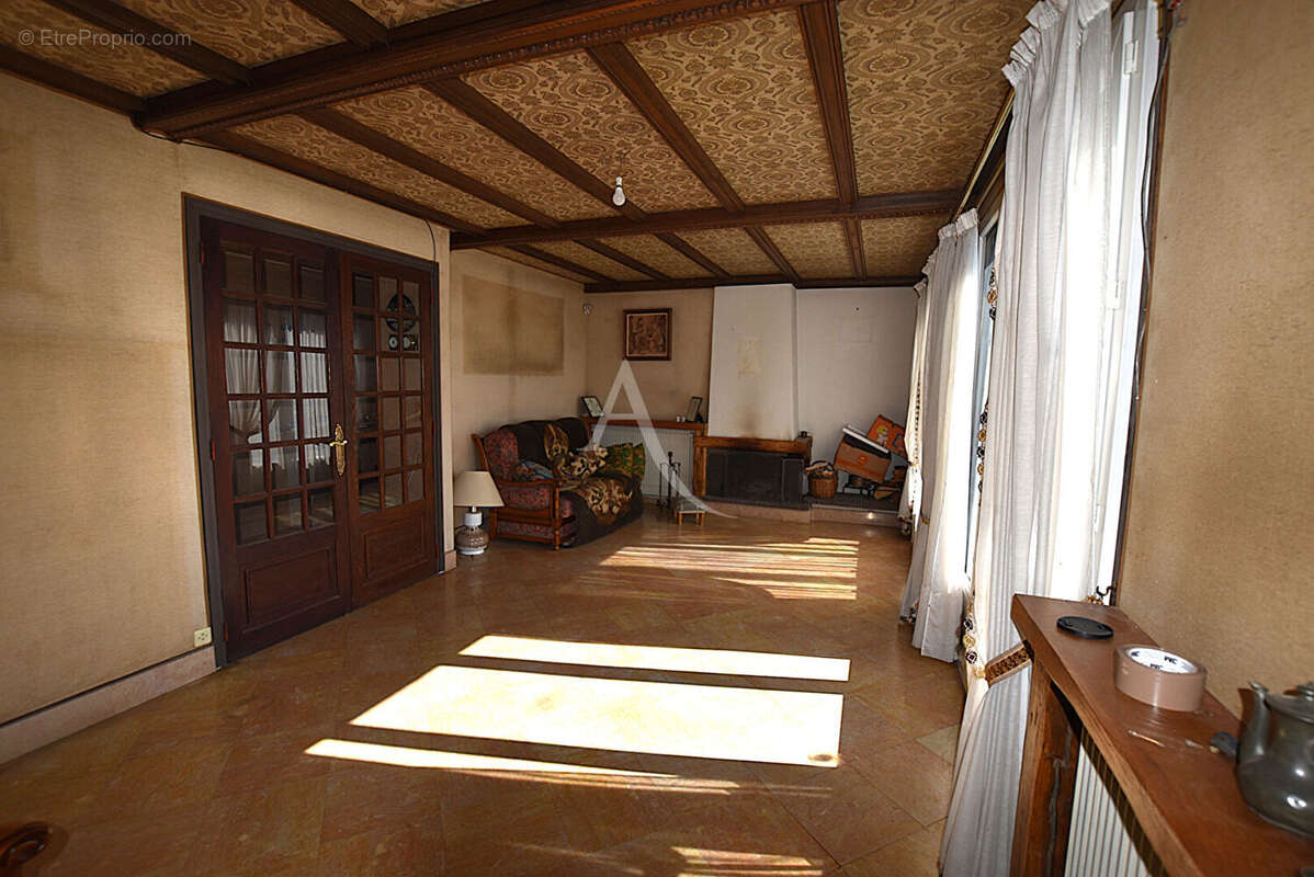 Maison à COMBS-LA-VILLE