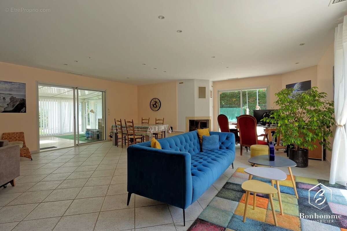 Maison 5 pièces - 152 m² - Créon - photo 2
