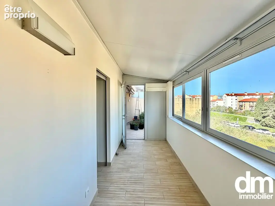 Appartement de type 4 avec trois terrasses, loggia, garage et deux caves. - photo 14