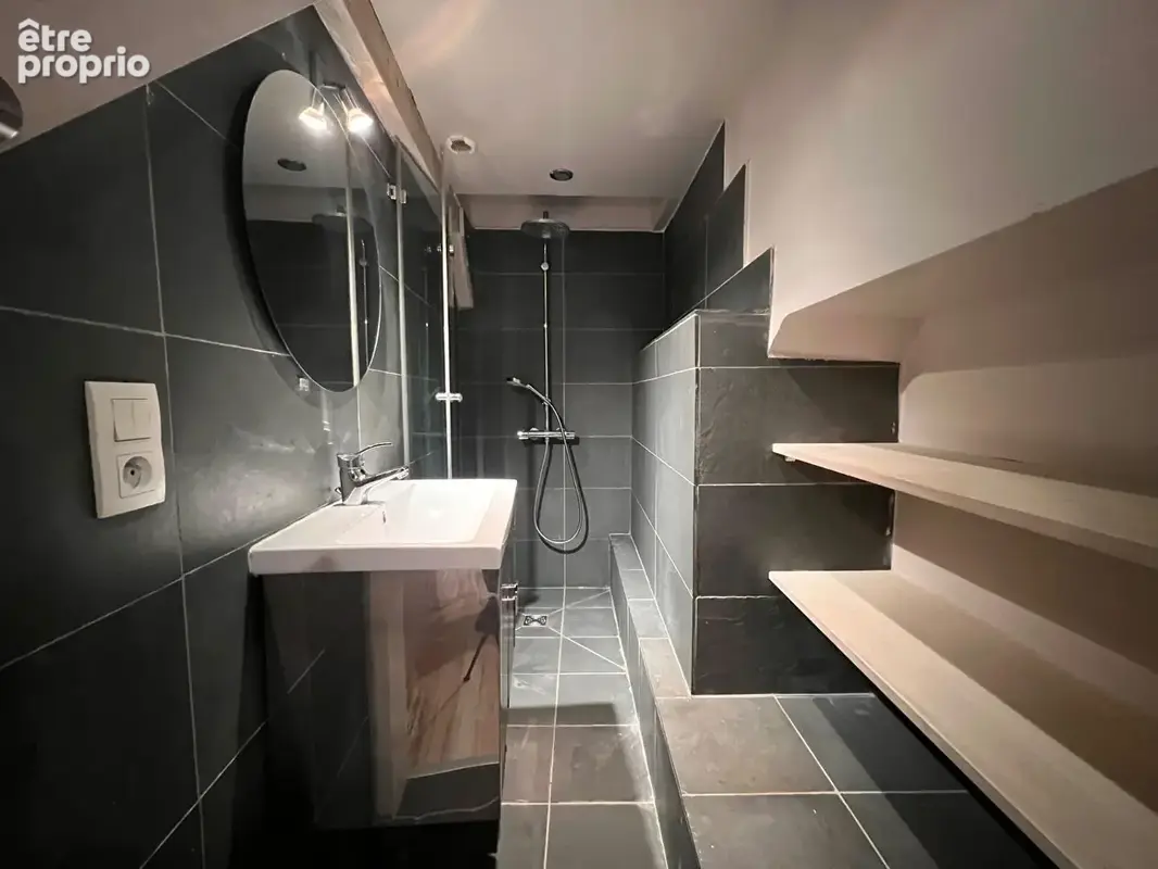 Pour INVESTISSEURS - Maison de ville 5P - Au coeur des Remparts - photo 6