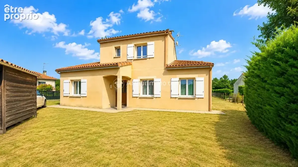 Photo Maison à Saint-Front-De-Pradoux au prix de 219 000€