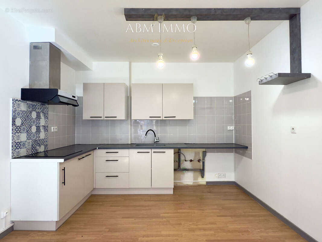 Appartement t4 en duplex - centre historique - photo 2