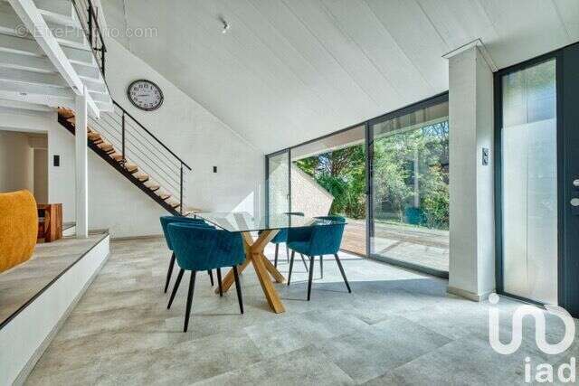 Maison 185 m² à Carignan-De-Bordeaux  - photo 5