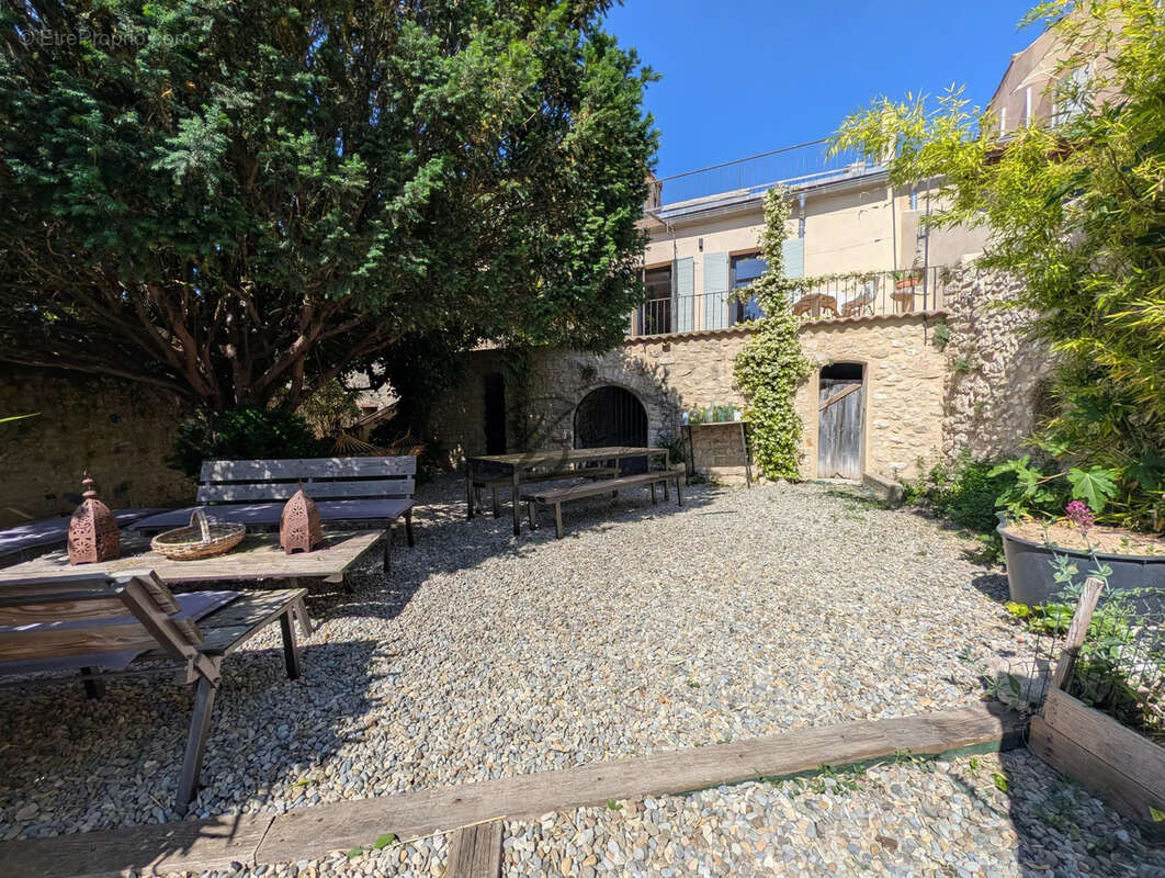 Maison à LA BASTIDE-DES-JOURDANS