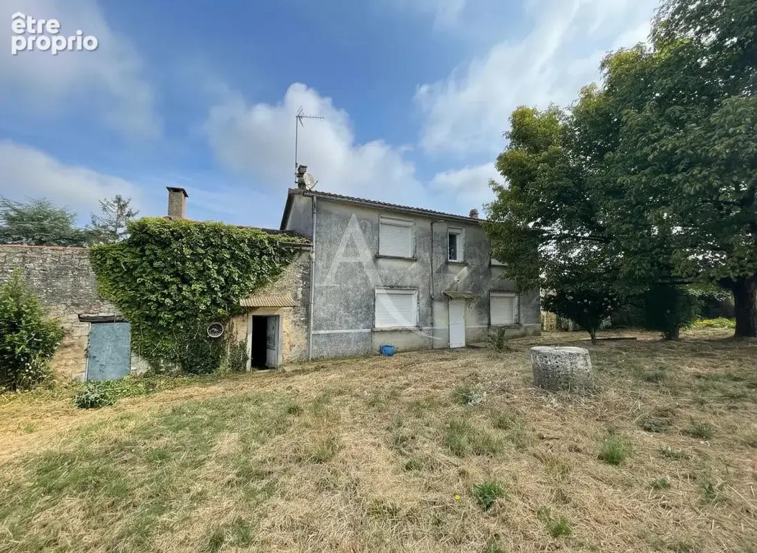 Maison à Fontenay Le Comte - photo 2