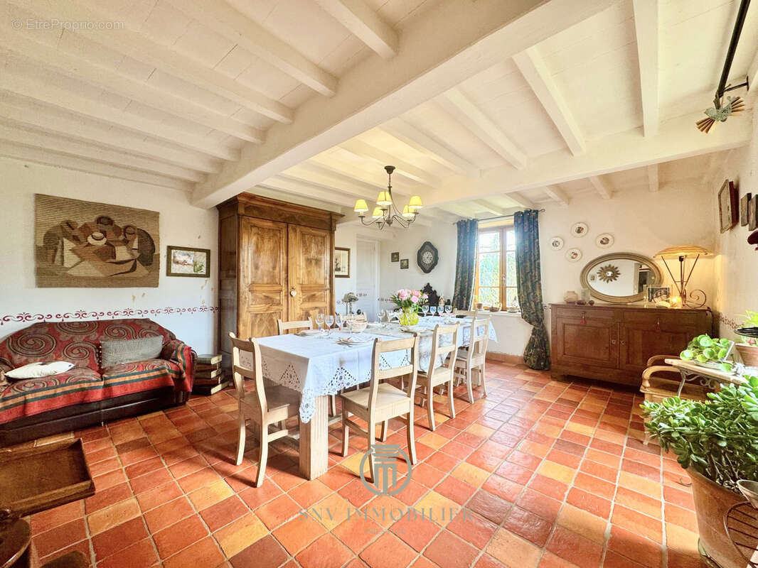 Maison à SAINT-JEAN-SAINT-MAURICE-SUR-LOIRE