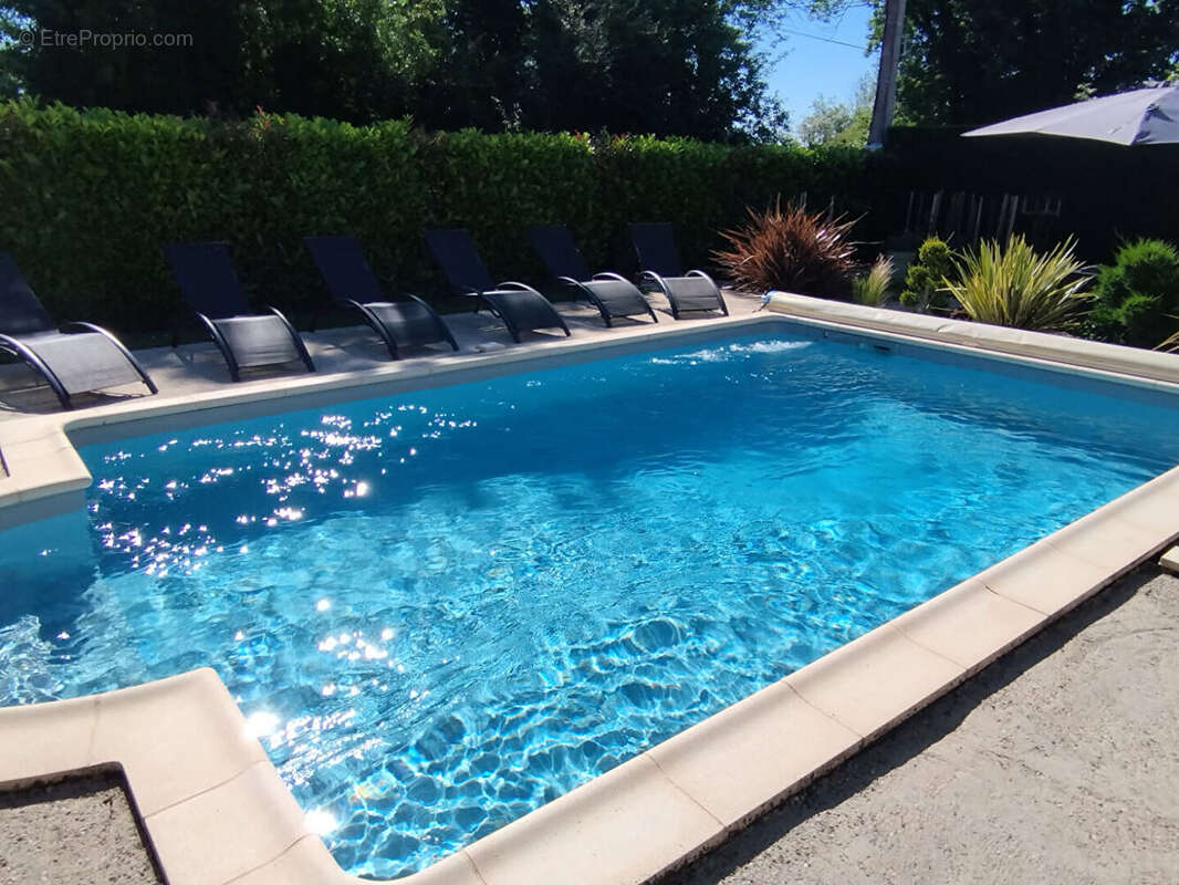 Maison à CHAVANNES-SUR-REYSSOUZE