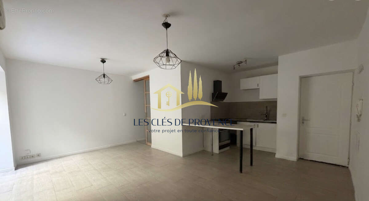 Appartement à SALON-DE-PROVENCE