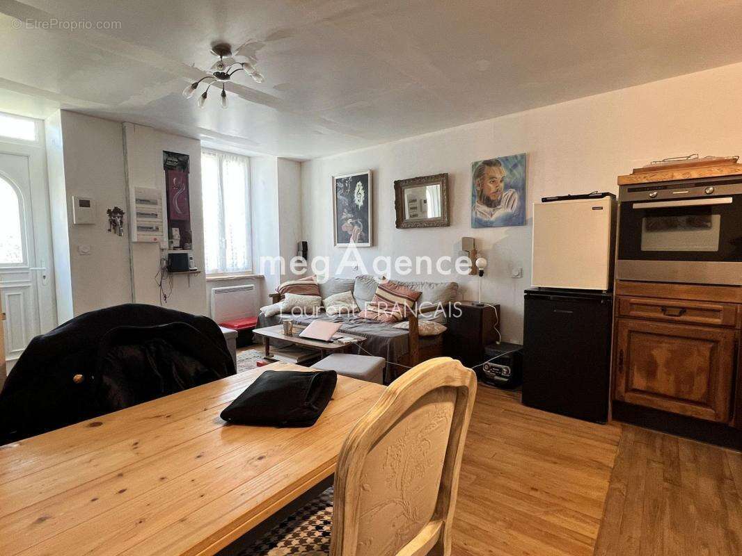 Maison à SAINT-BRIS-DES-BOIS