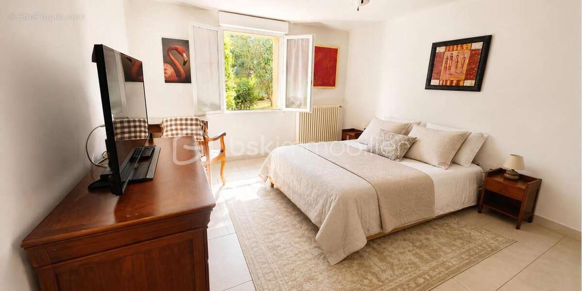 RARE !!!Aux portes de Montpellier et du bassin de Thau, propriété avec maison de 233m2 au coeur de 5000m2 constructible - photo 15