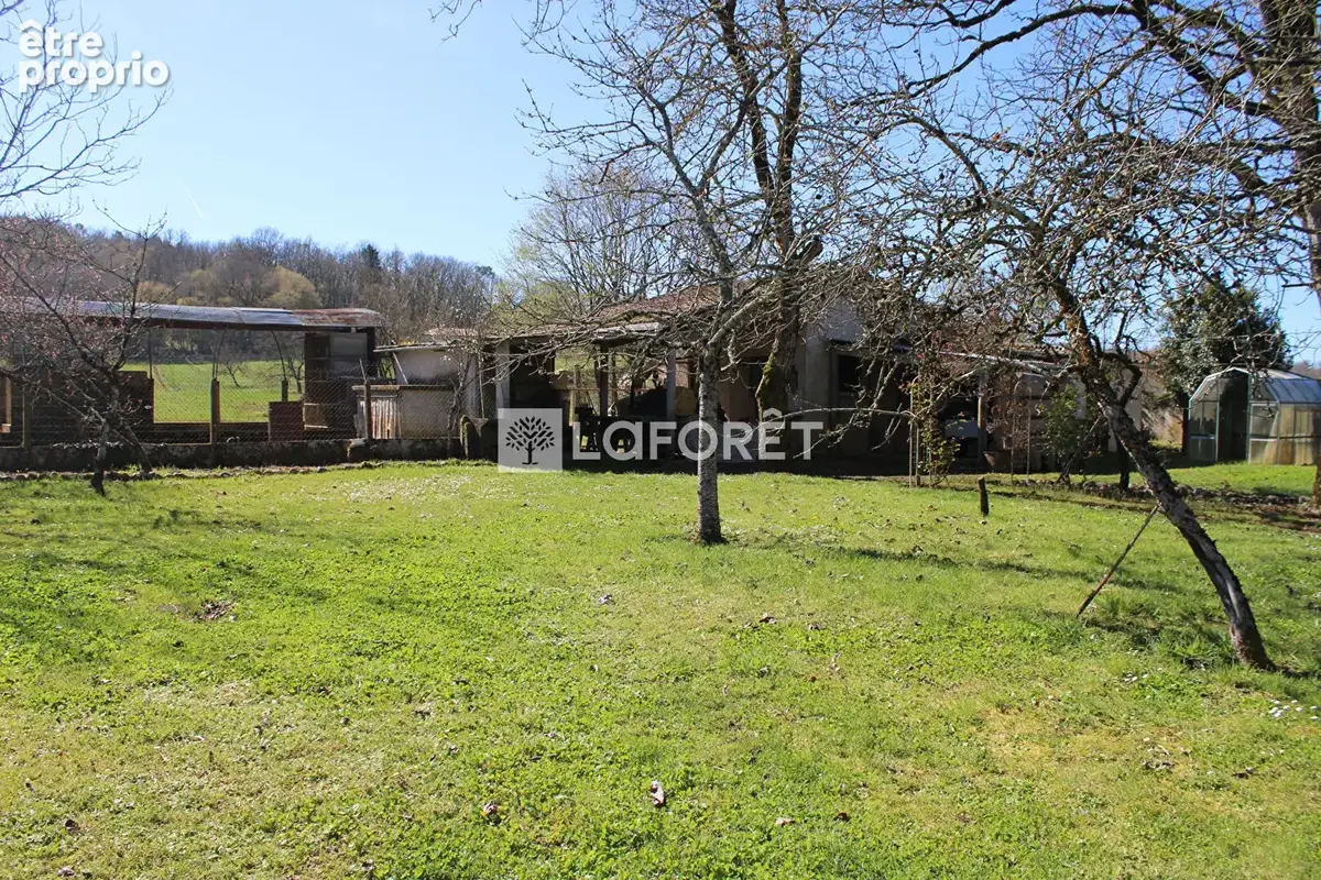 Maison d'environ 96.60m2 habitables aménagée sur 2  niveaux - Dépendance - Jardin clos - photo 16