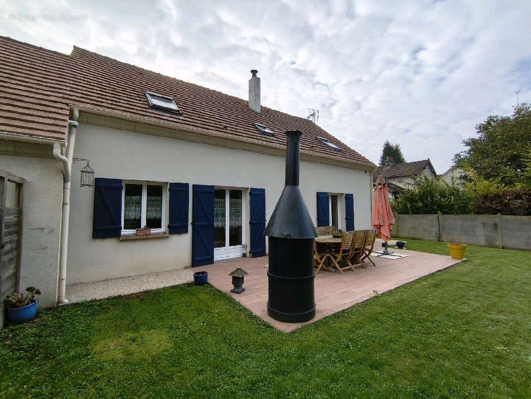 Maison à NESLES-LA-VALLEE