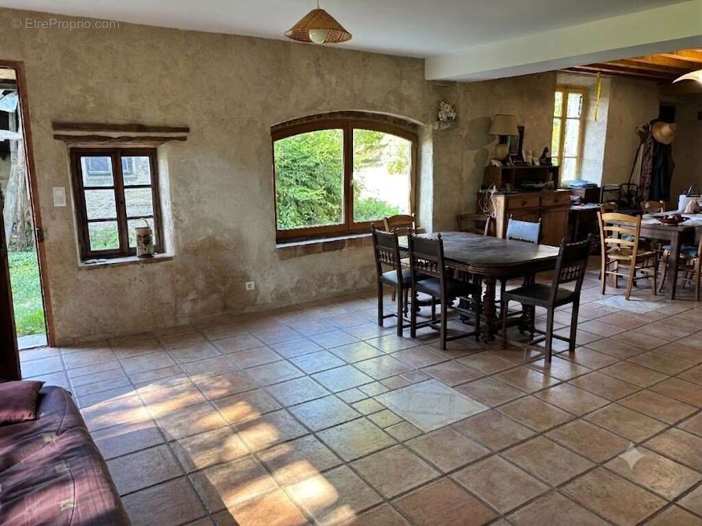 Maison 8 pièces 244 m² à vendre à Vaunaveys-La-Rochette (26400) - photo 9