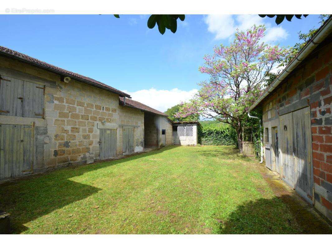 Maison à MONTPON-MENESTEROL