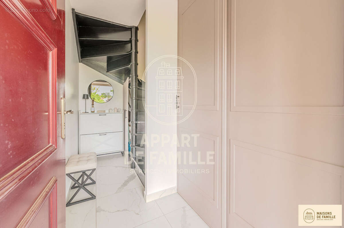 Appartement à SAINT-NOM-LA-BRETECHE