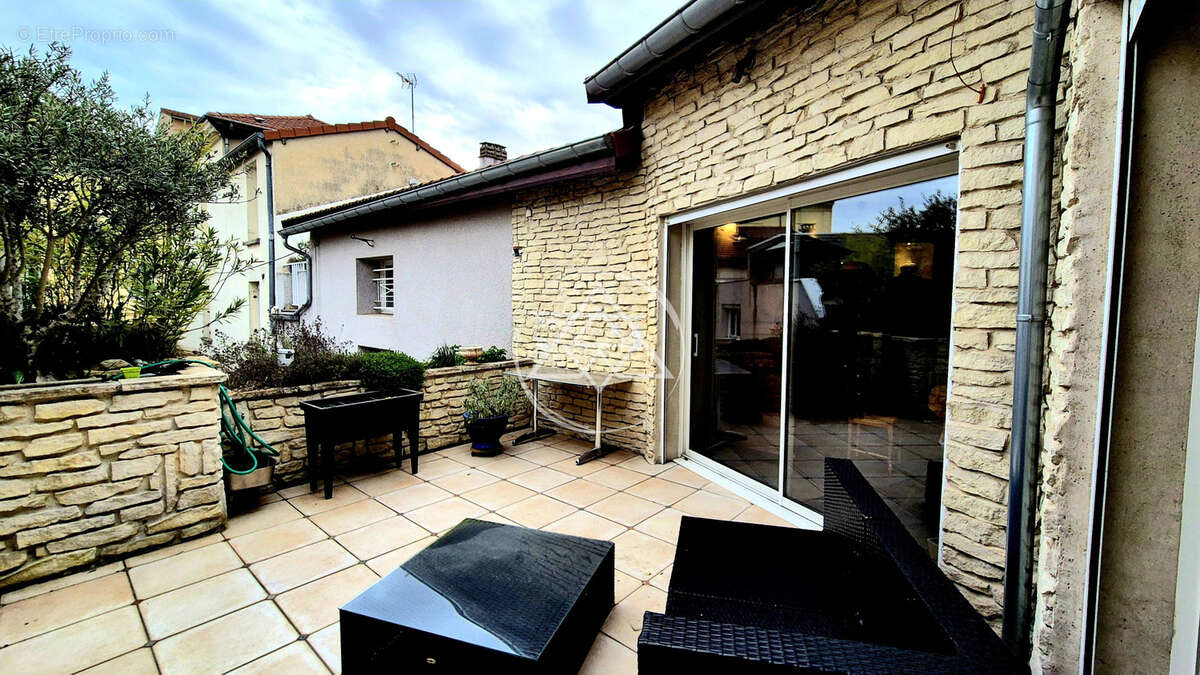 Maison à ROMANS-SUR-ISERE