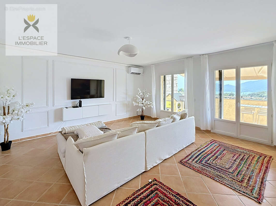 Appartement T3 avec vue panoramique sur le golfe   Centre historique de Porto-Vecchio - photo 4