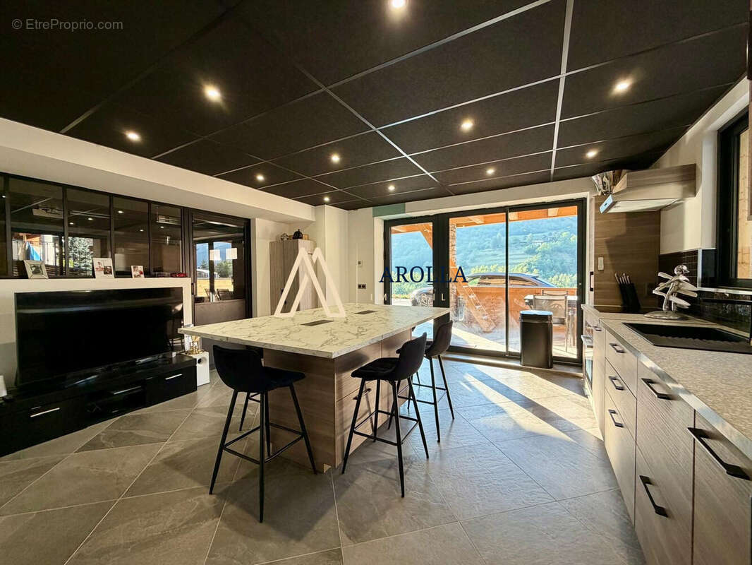 Appartement 94 m² à Bourg-Saint-Maurice  - photo 2