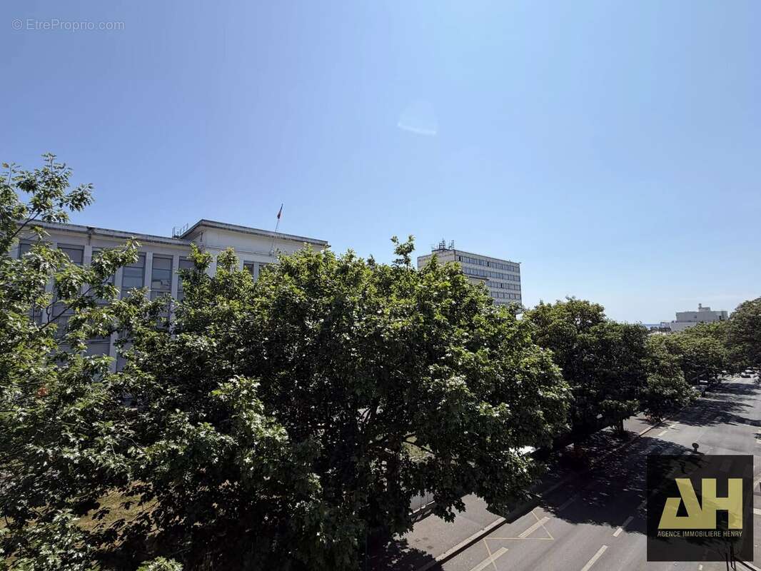 Brest hyper centre - st michel prox gare- 105 m2 - ascenseur- 2 ch - photo 12