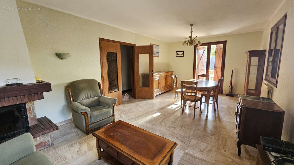 Maison à SAINT-GENIEZ-D&#039;OLT