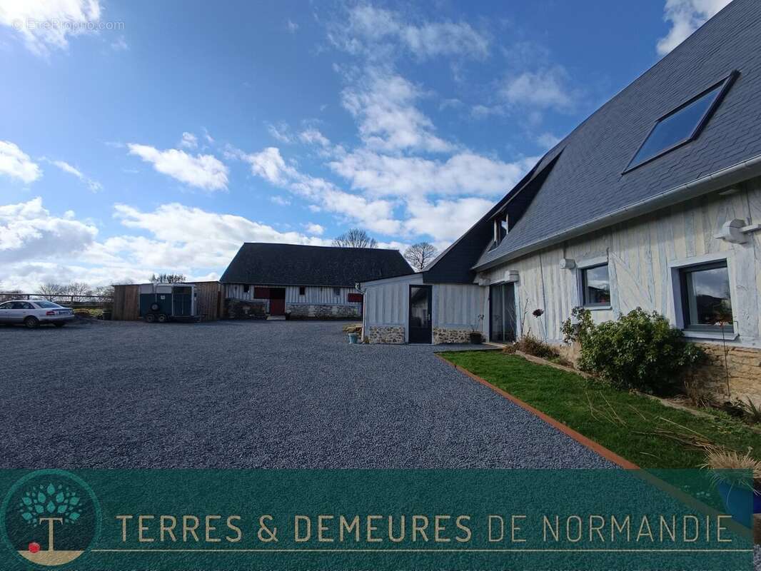 Maison à PONT-L&#039;EVEQUE