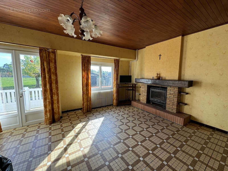 Maison à SAINT-MARTIN-DE-COUX