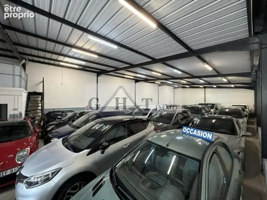 Entrepot 869m2 a vendre le plessis pâté - photo 2