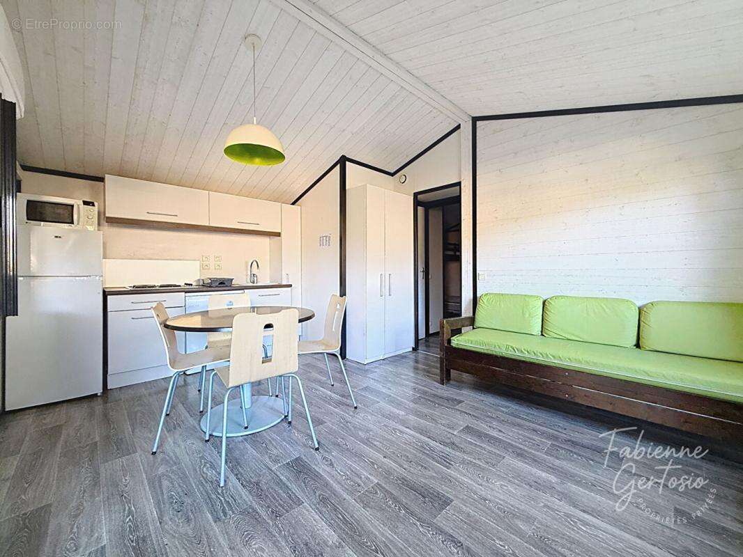 Maison à SOLLIES-TOUCAS